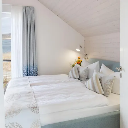 Neukamp 17d Schilfhuette Putbus