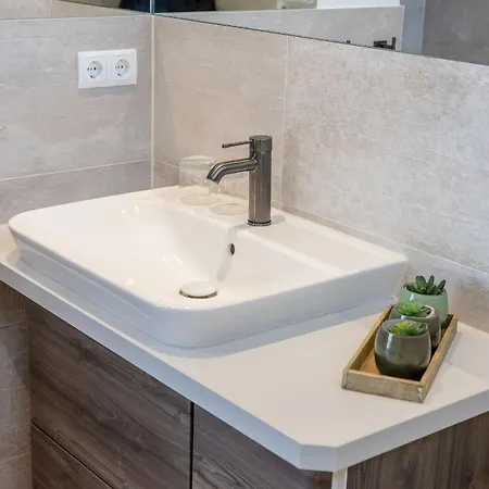 Neukamp 17d Schilfhuette