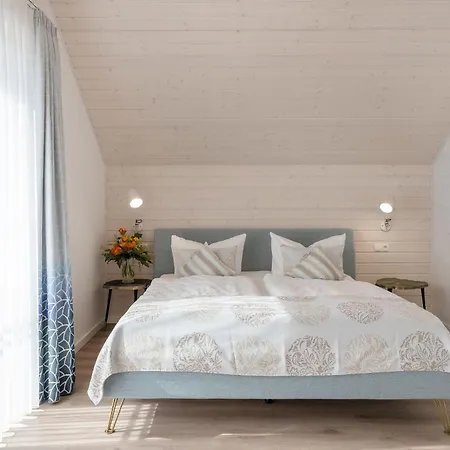 Neukamp 17d Schilfhuette Putbus