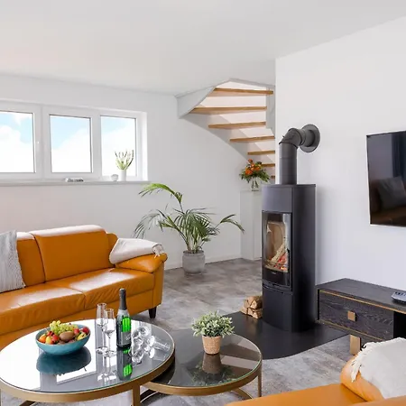 Neukamp 17d Schilfhuette