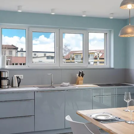 Neukamp 17d Schilfhuette * Putbus